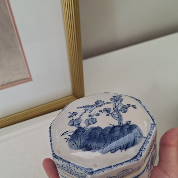 Vintage Blue and White porcelain trinket box jewelry jewellery box chinoiserie - Picture 2 of 9